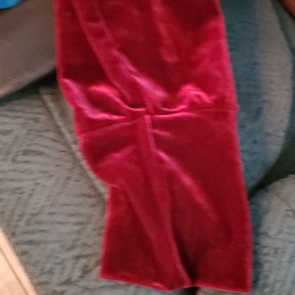 Long sleeve dark red velvet dress - Picture 4 of 4